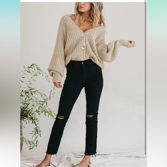 Chunky Knit Open Front Sweater Long Sleeve Button Loose Short Cardigan
8094 - Picture 7 of 7